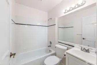 Lower full bathroom/ guest