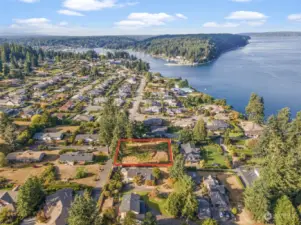 Come check it out - see how close it is to downtown Gig Harbor - walk or drive to the Tides, the marinas, the restaurants and shops.  Live the Harbor lifestyle and still have privacy.