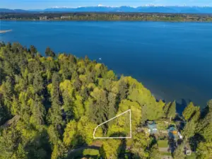 Close to Puget Sound and waterfront access