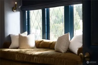Luxe window seat with leaded windows