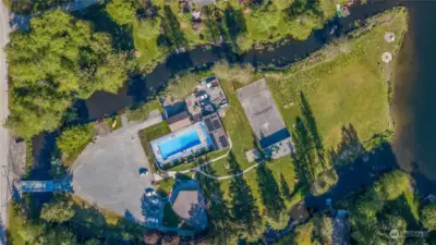 Glenhaven Lakes Clubhouse & Pool
