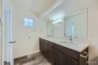 Primary bath with dual sinks