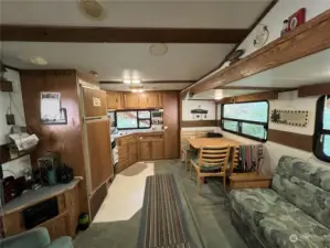 RV with slide and in good condition