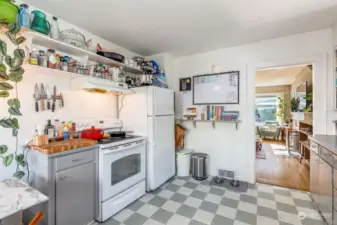 Large kitchens with breakfast nook, the conveniences of a dishwasher & W/D, and ample cabinet and counter space!