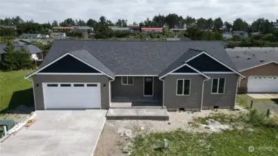 Beautiful new construction home in Ocean Park, WA!