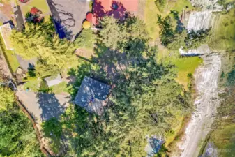 Overhead view showing location and proximity to neighbors, this lot feels very private.