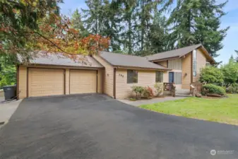 WELCOME HOME | This home lives large! It features 3,772 sf of living space and sits on a lot that's just shy of 1/3 of an acre. Located on a quiet dead-end street, you'll love what this property has to offer.