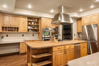 Nice Country Style Wood Cabinets and large Island.