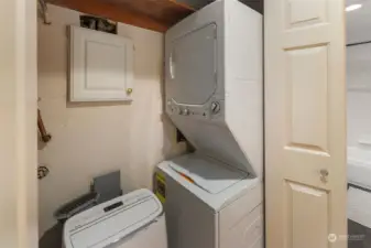 full size washer and dryer water heater and portable AC convey with the unit