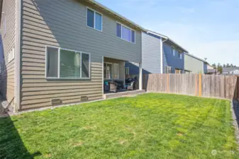 Fully Fenced Backyard for BBQ's, Games, Garden & Pet Space!