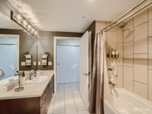 deep soaking tub, comfort height vanity