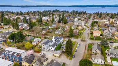 5906A is located in the NE corner of the cottage community.   On an quiet, residential street blocks to Fairmount Park and close to restaurants, shops and cafes. Everything West Seattle offers is right there.