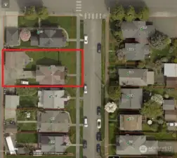 Aerial view shows the double lot size and the wide street for safely parking at curb-front and its a dead end.