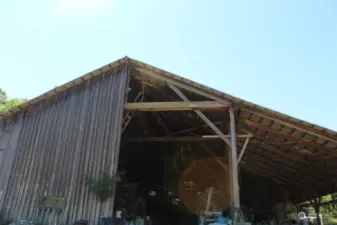 Exterior photo of the barn