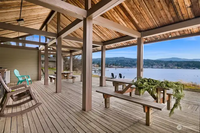 Covered area at the beach with kayak storage!