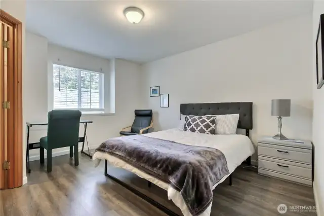 Actual photo. All furnishings in this photo transfer with property.