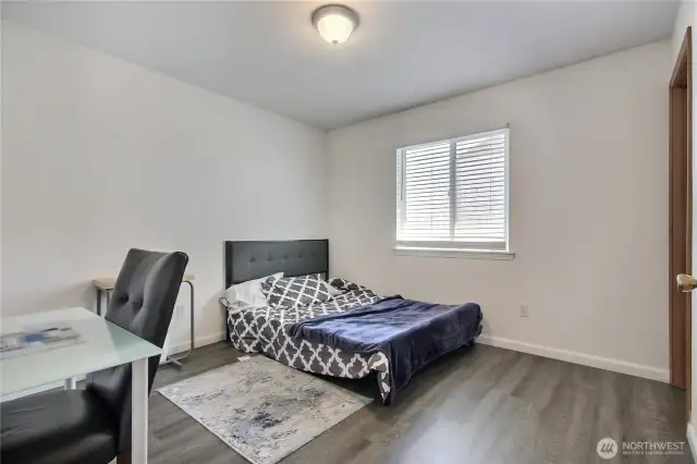 Actual photo. All furnishings in this photo transfer with property.