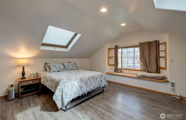 Primary suite bedroom