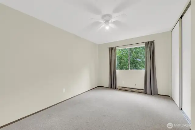 Large secondary bedroom