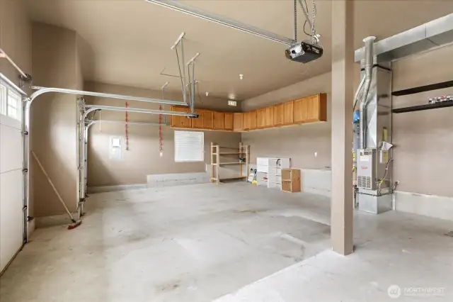 Garage - tons of storage