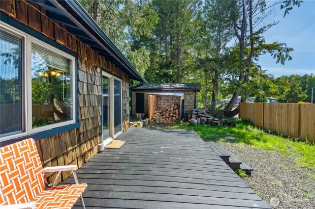 Side deck for outdoor living