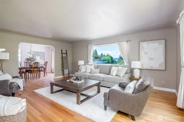 Oak hardwoods in living, dining room and eat-in kitchen