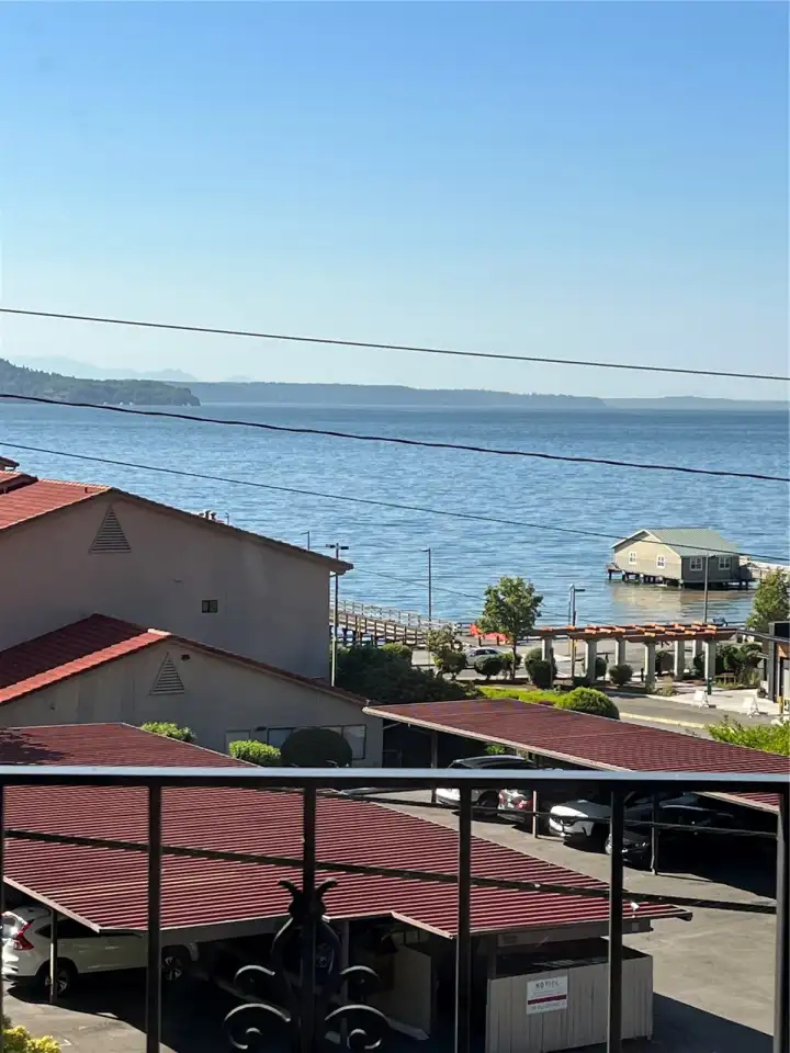 Stunning views to the waterfront