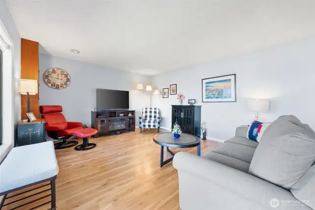 Great room floorplan with gas piping for a fireplace.