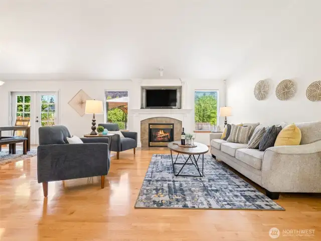 Spacious, warm & welcoming, with neutral colors so you can easily make this your OWN!