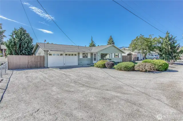 double car garage w RV parking