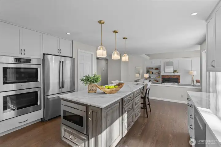 Fabulous double ovens, under counter microwave, stainless appliances