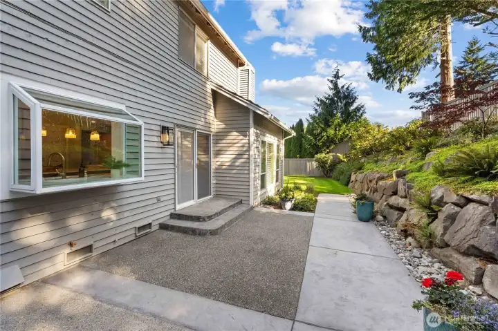 A look to the large side yard