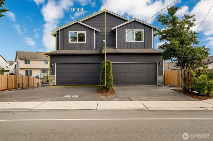 Welcome Home! ALL NEW Exterior paint And NEW ROOF