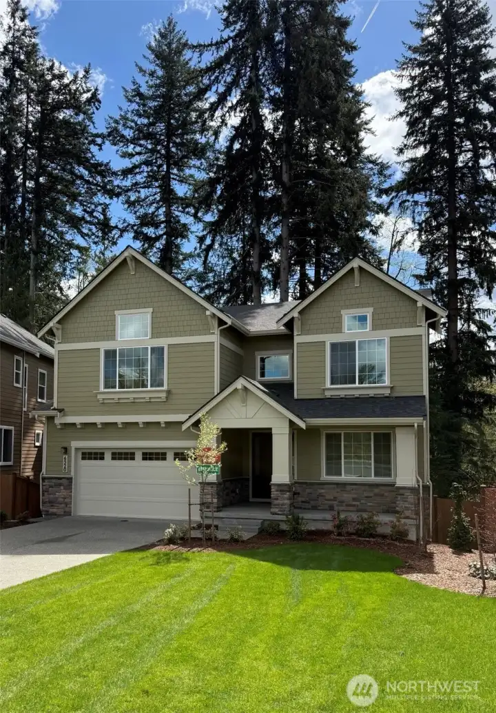 Basement Home - In a Cul-de-sac. Tree backing for privacy and peek a boo view of the inlet waters to Lake Tapps.  Huge rear yard. Extra Long Driveway.