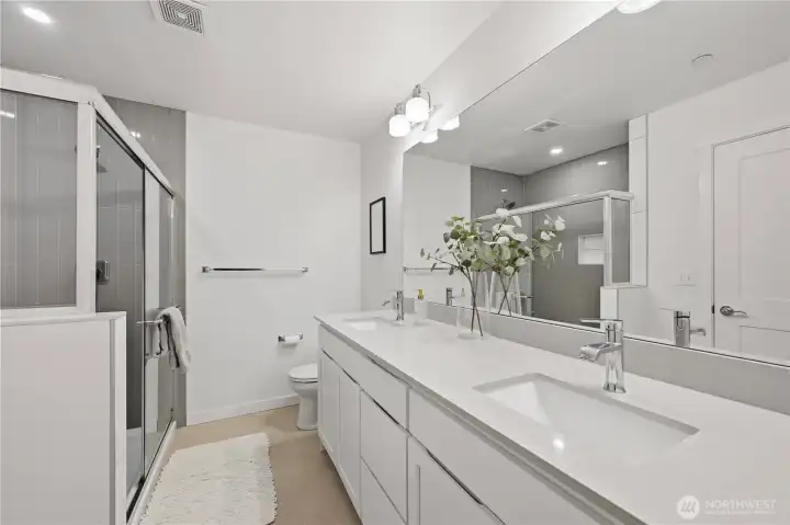 Attached primary 3/4 bath