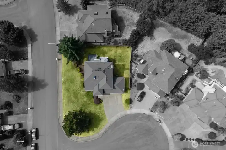 Aerial view highlighting the home’s prime cul-de-sac location.