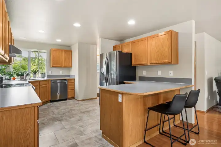 Kitchen with bar area
