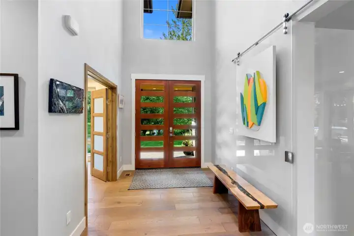 Foyer and walls are perfect for art collectors.