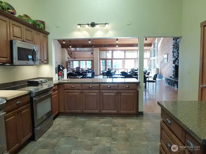 Club House Kitchen great for entertaining Club House Kitchen great for entertaining