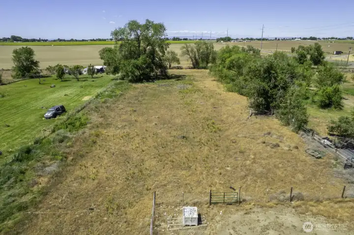 Great spot for livestock, show animals, room for a big shop and more