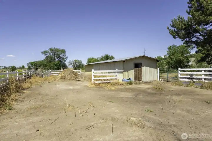 4 stall barn, compost pile to the left