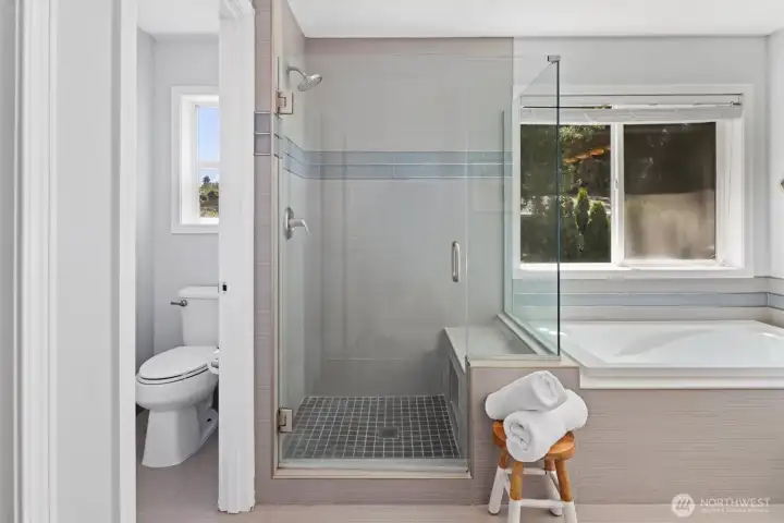 Primary 5 piece ensuite bathroom with dual vanities, large soaking tub, toilet closet and walk-in closet (2nd closet) Primary 5 piece ensuite bathroom with dual vanities, large soaking tub, toilet closet and walk-in closet (2nd closet)