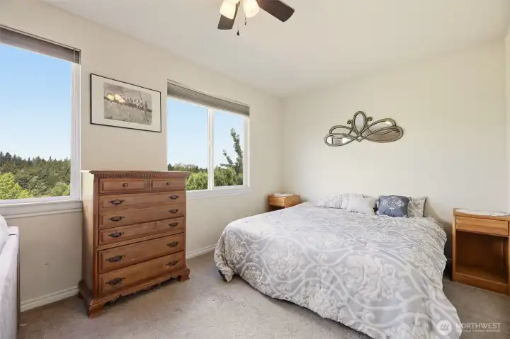 HUGE BONUS ROOM HUGE BONUS ROOM