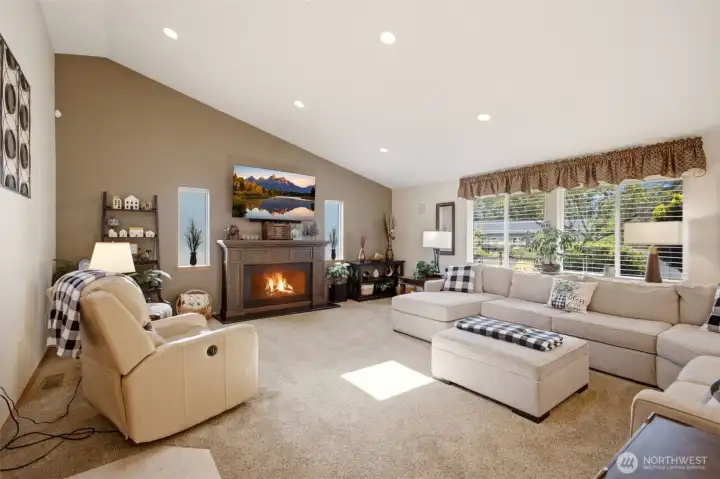 living room with vaulted ceilings living room with vaulted ceilings