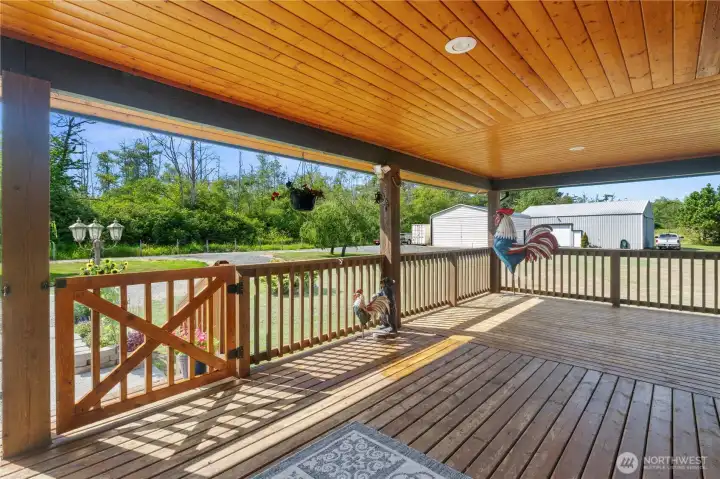 Inviting covered front porch offering plenty of room for entertaining Inviting covered front porch offering plenty of room for entertaining
