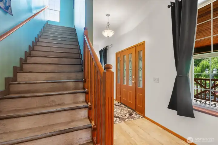 Upstairs you'll find your large primary suite Upstairs you'll find your large primary suite