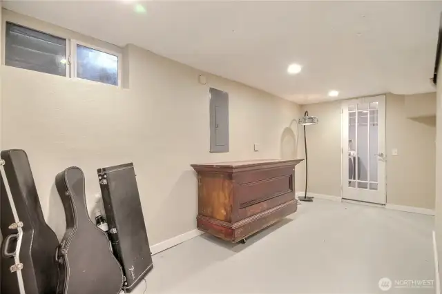 Entry way to laundry.