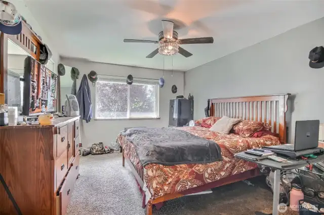 Master En Suite with walk in closet