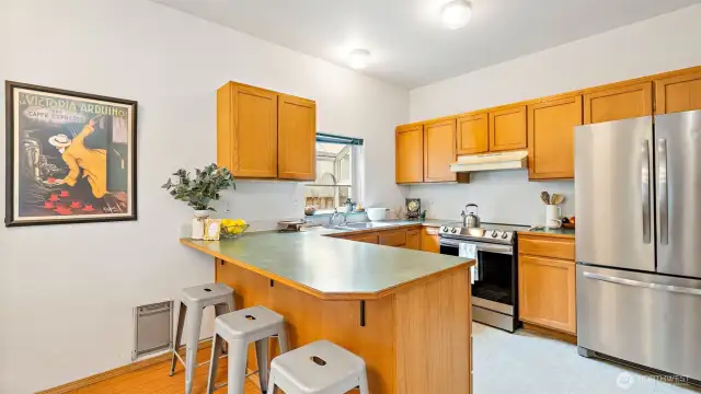 Simple kitchen with eating space and loads of light!