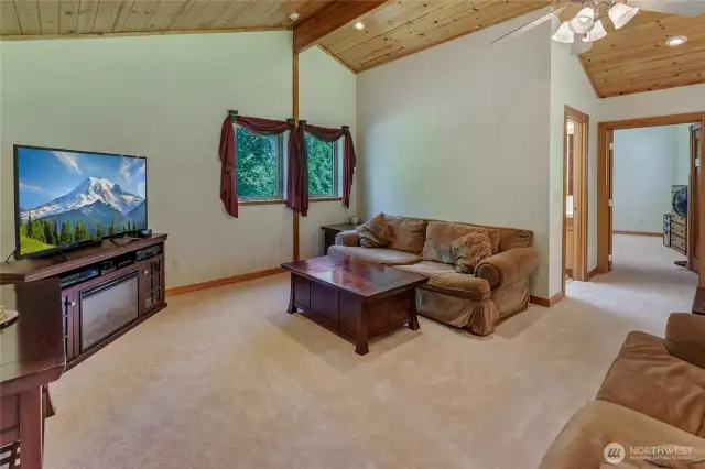 Another view of the loft/bonus space.